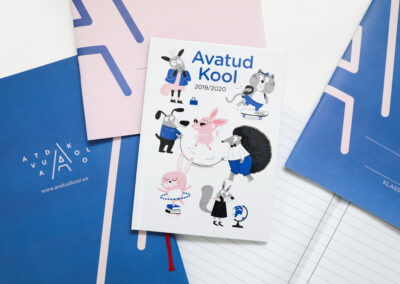 virtuaalne abiline: tootefotod avatud kooli raamat